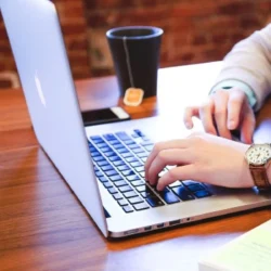 Cartas de Renuncia en Chile: Cómo Cerrar Ciclos con Respeto y Proteger tus Derechos