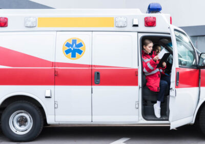 Requisitos-para-ser-conductor-de-ambulancia-1140×761-1